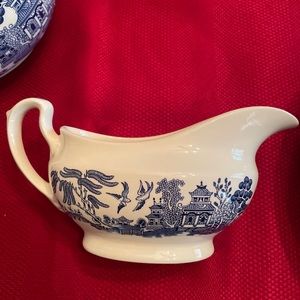 Churchill Blue Willow Gravy Boat, great condition!